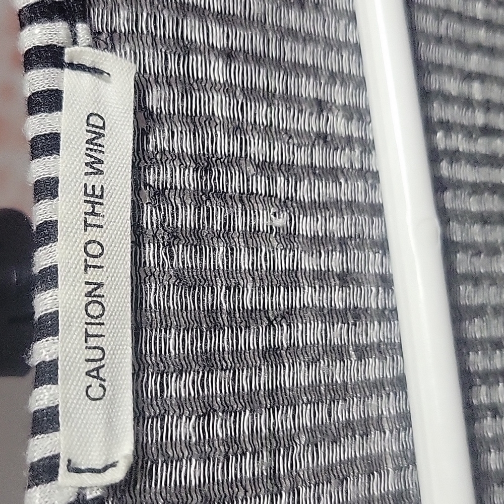 Black and white stripped blouse size Small. Long sleeves - Picture 6 of 7